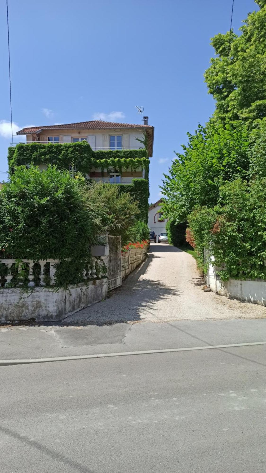 Une Tiny House A Decouvrir Au Coeur De La Cite ! Contrexéville Exterior foto